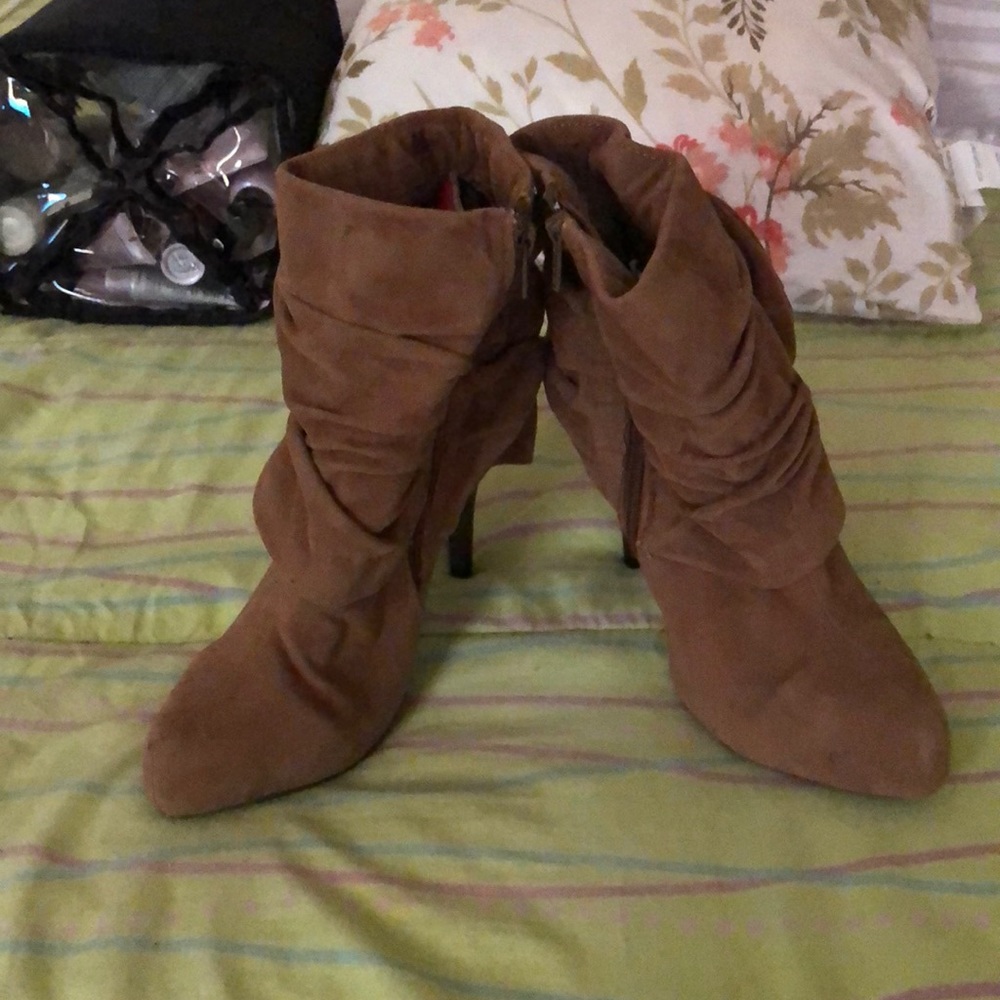One pretty pair of class Shoes